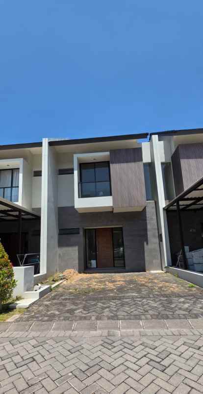 dijual rumah central park juanda