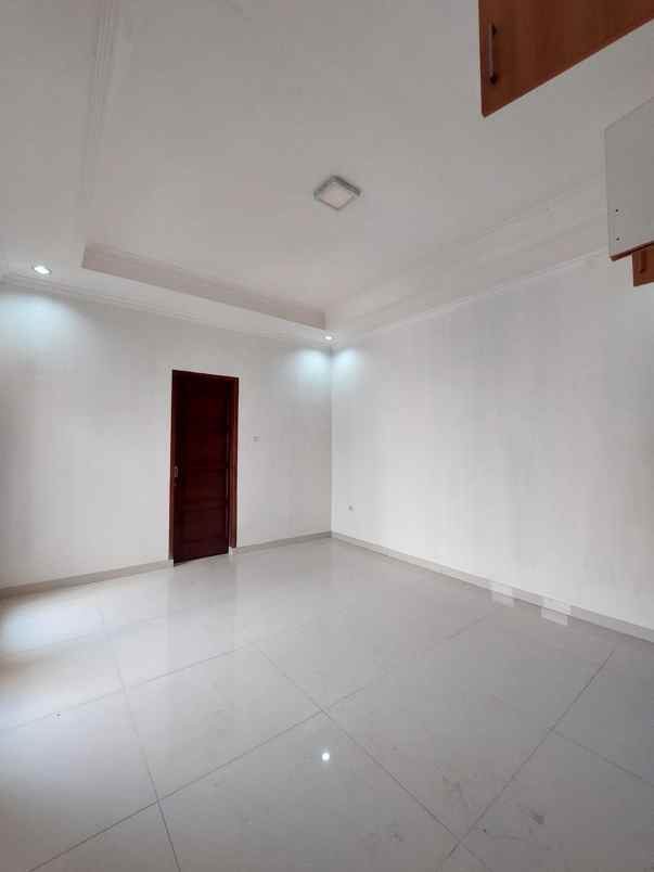 dijual rumah cilandak timur