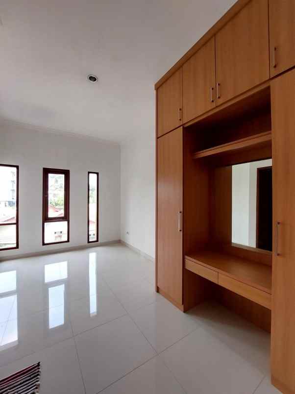 dijual rumah cilandak timur