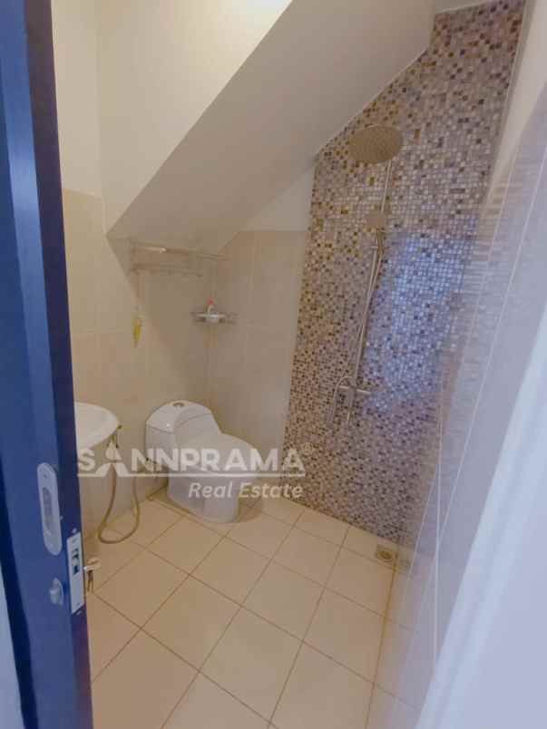 dijual rumah cimanggis