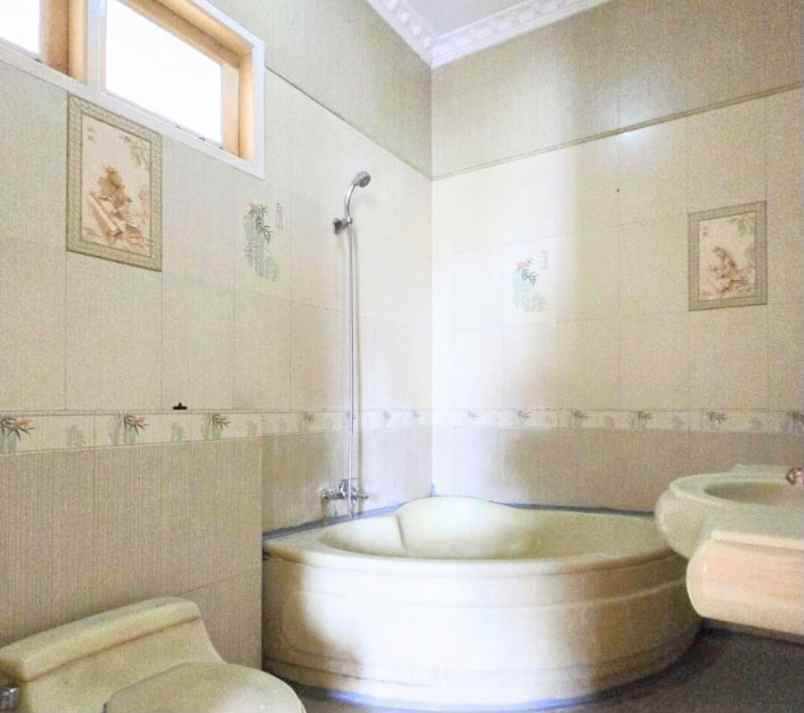 dijual rumah cinere depok jawa barat