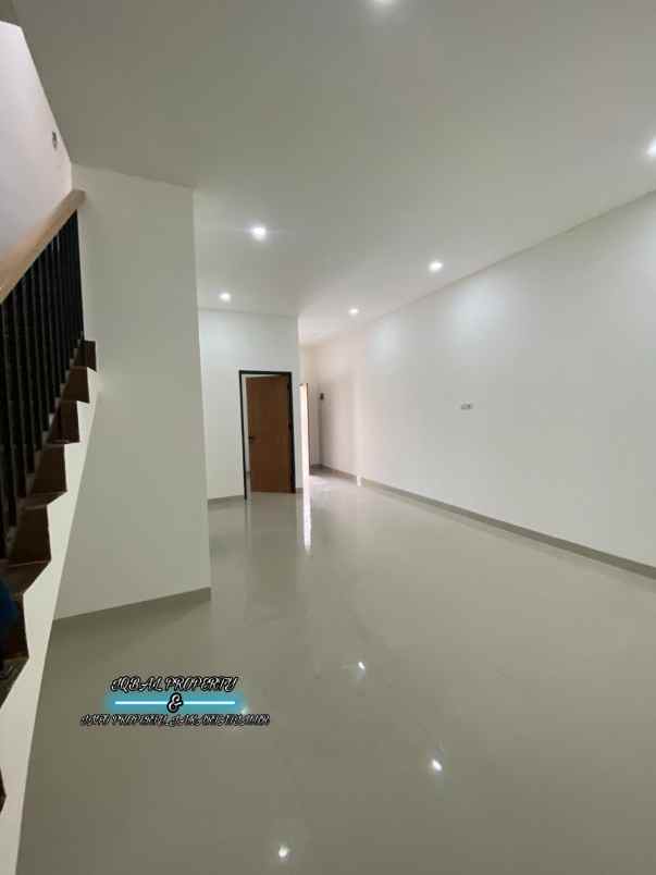 dijual rumah cipinang cempedak