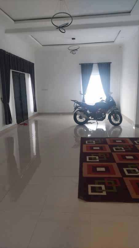 dijual rumah cisaroni bandung