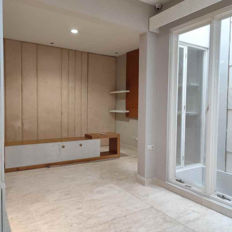 dijual rumah citraland