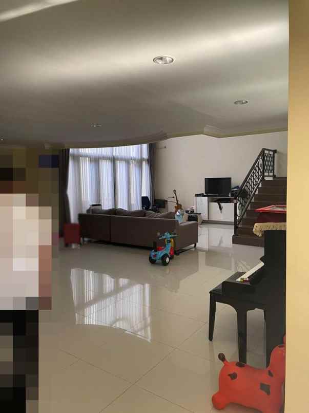 dijual rumah citraland south emerald