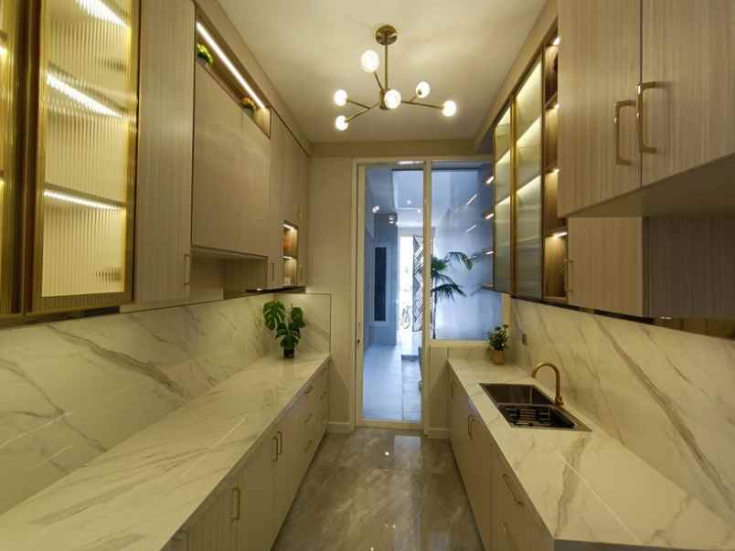 dijual rumah citraland vila taman telaga