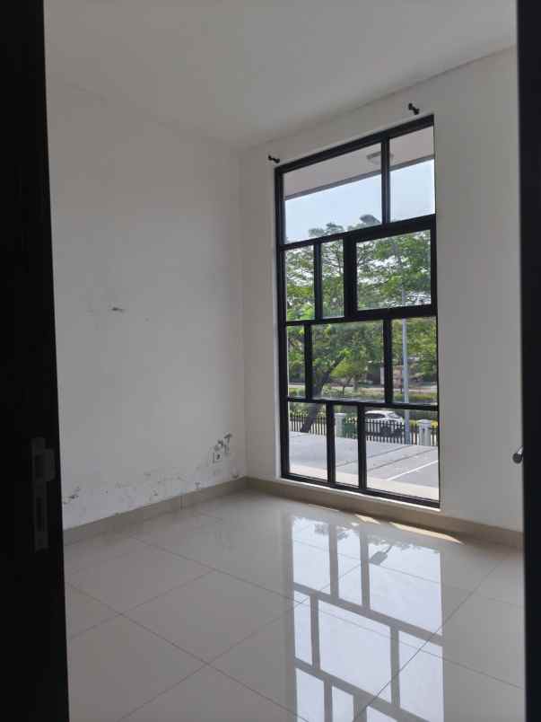 dijual rumah cluster la seine jgc