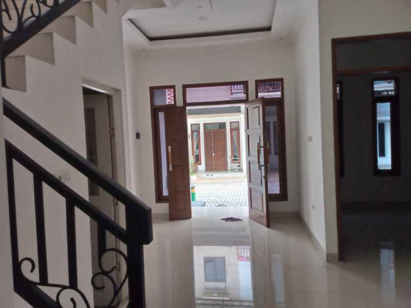 dijual rumah cluster pratama residence 15
