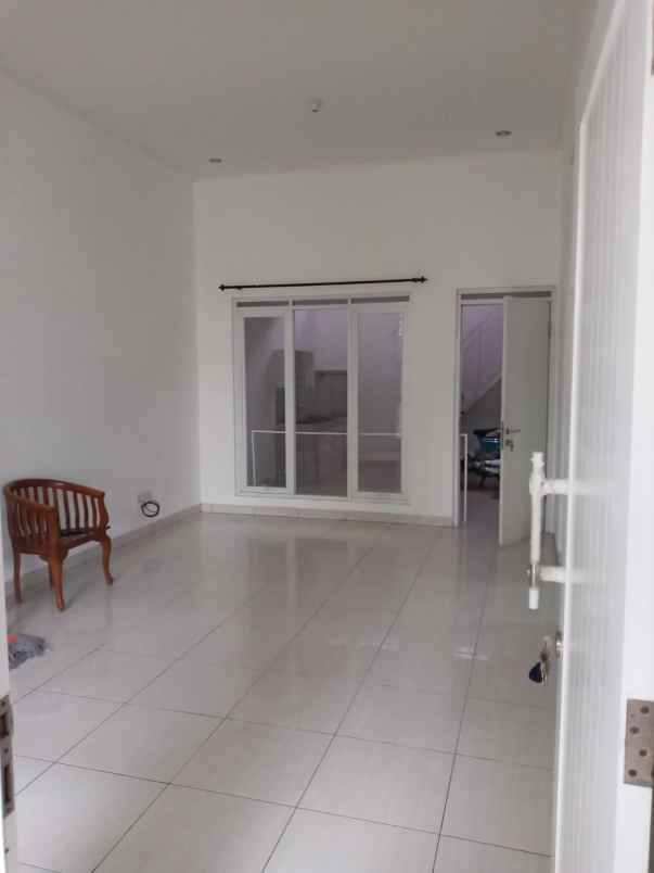 dijual rumah cluster puri cisaranten