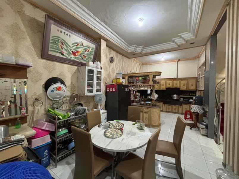dijual rumah darmo satelit