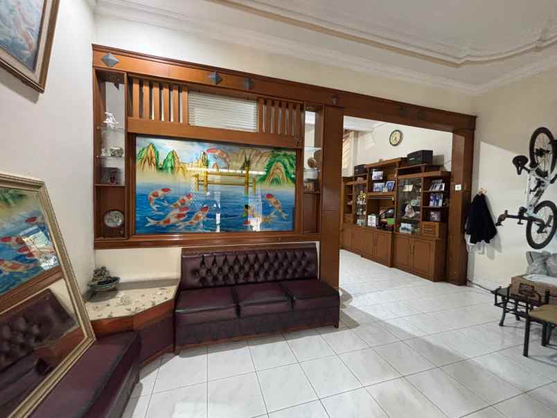 dijual rumah darmo satelit