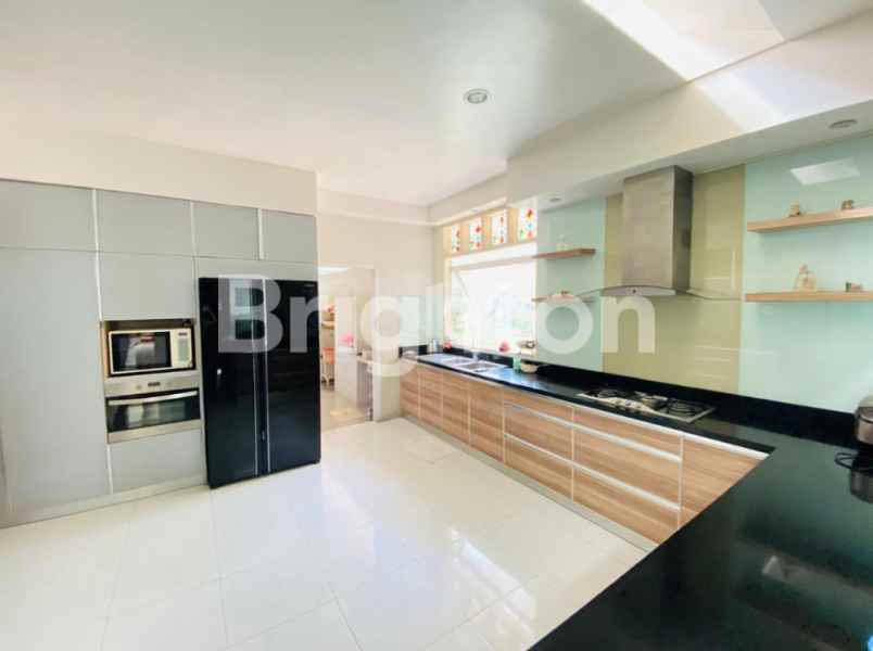 dijual rumah dharmahusada