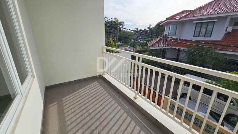 dijual rumah di graha bintaro