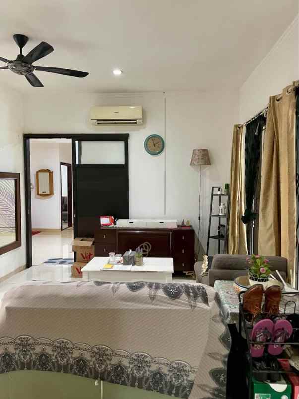 dijual rumah emerald bintaro