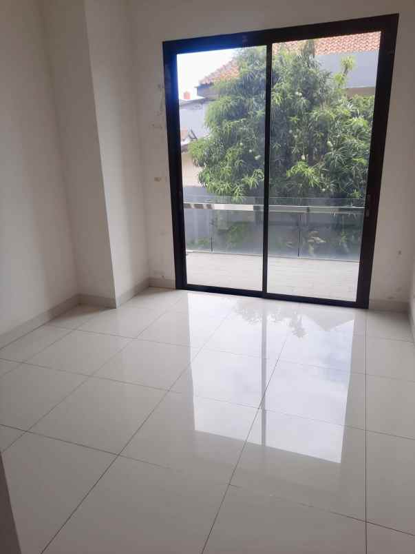 dijual rumah gading cipta residence