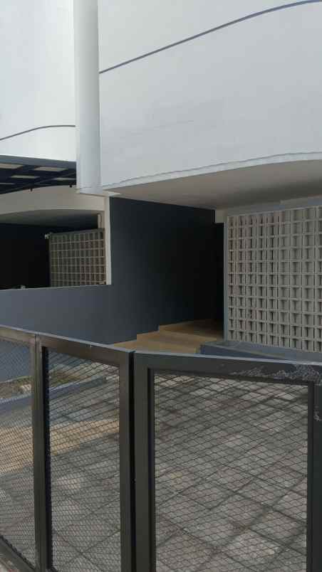 dijual rumah gayung kebonsari