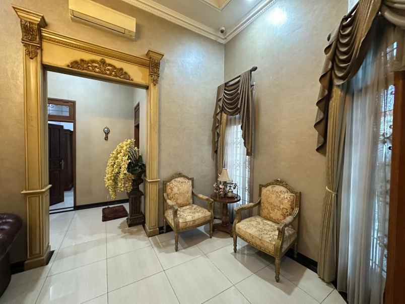 dijual rumah gayung kebonsari