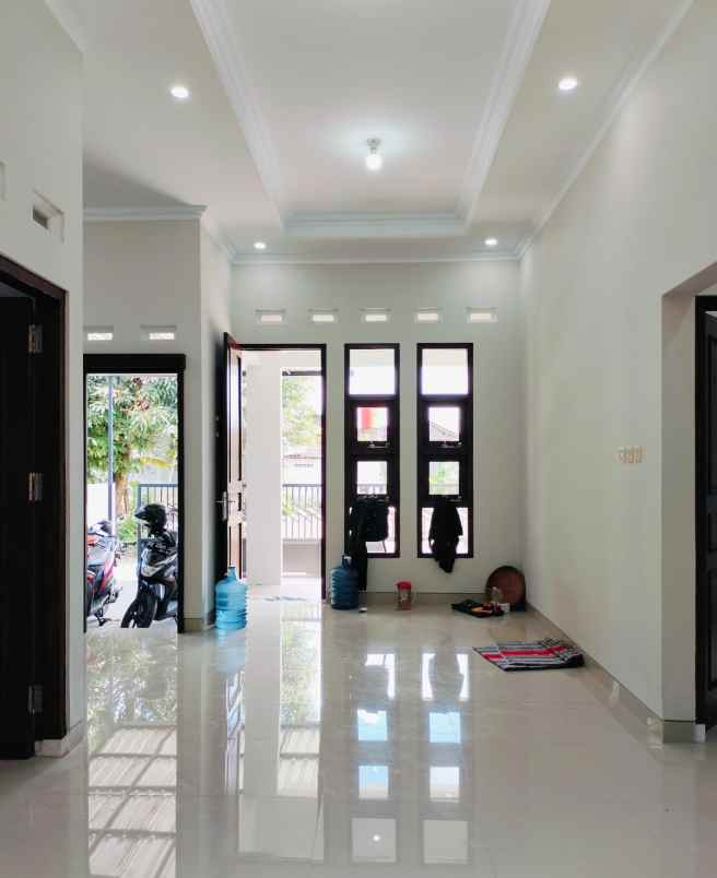 dijual rumah geneng prambanan