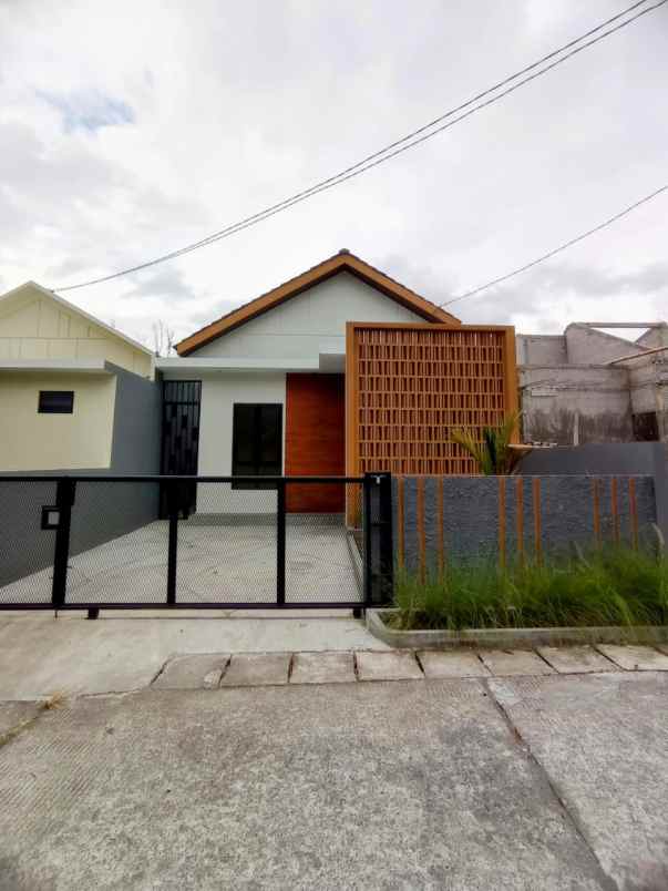 dijual rumah gentan ngebo
