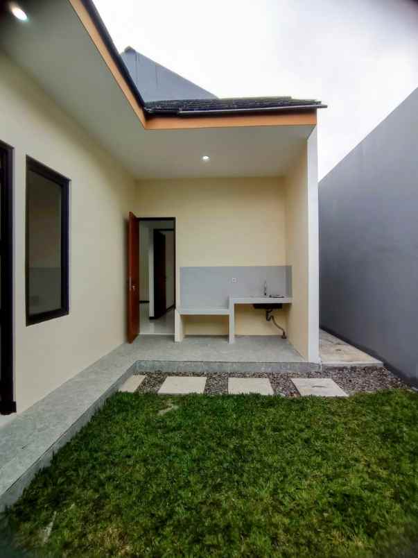dijual rumah gentan ngebo