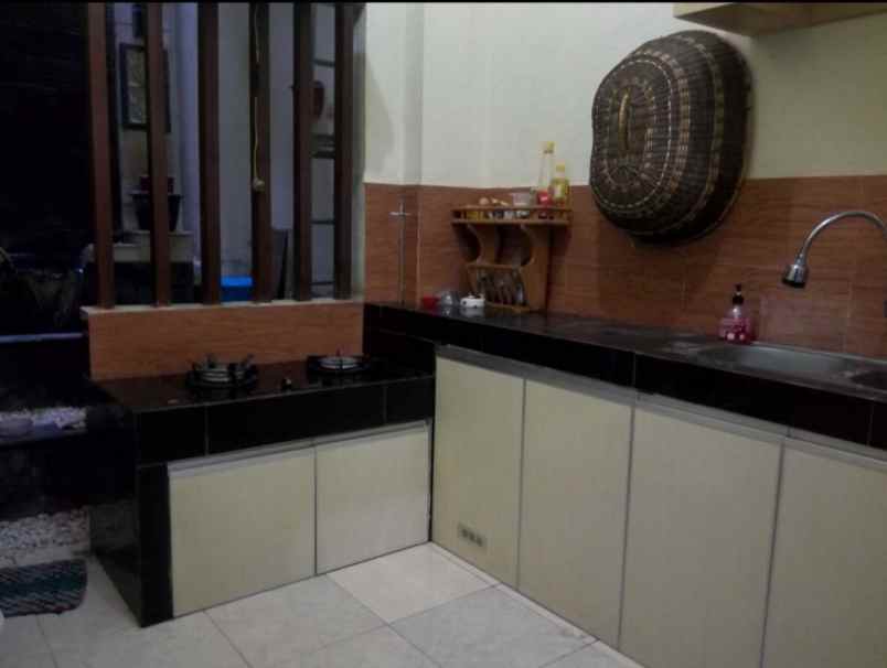dijual rumah gg sejahtera