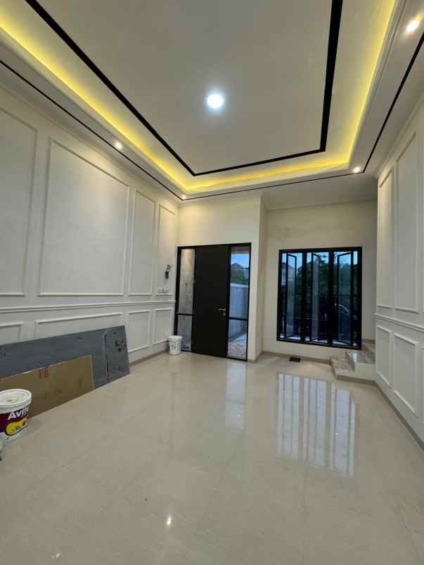 dijual rumah greenlake wonorejo