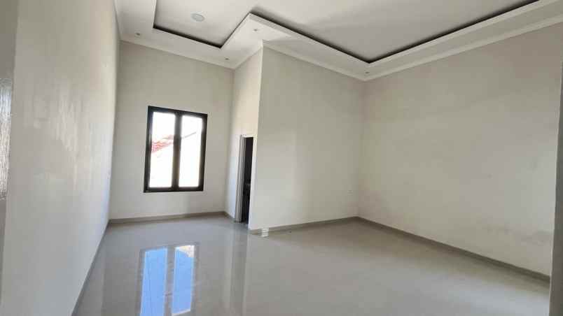 dijual rumah greenlake wonorejo
