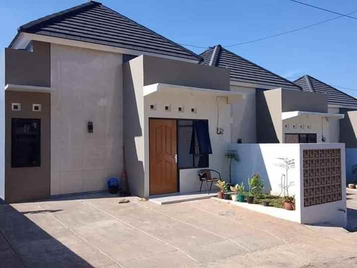 dijual rumah gunung pati