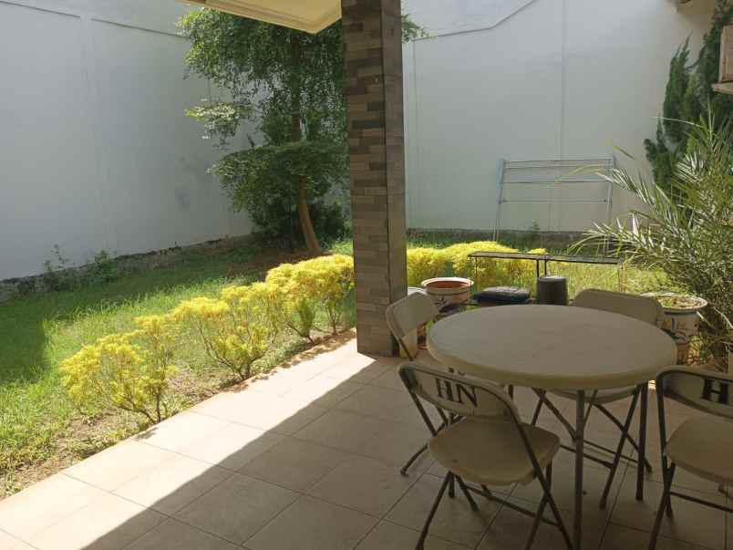 dijual rumah hadap utara di mendal