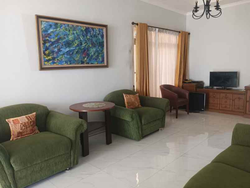 dijual rumah hadap utara di mendal