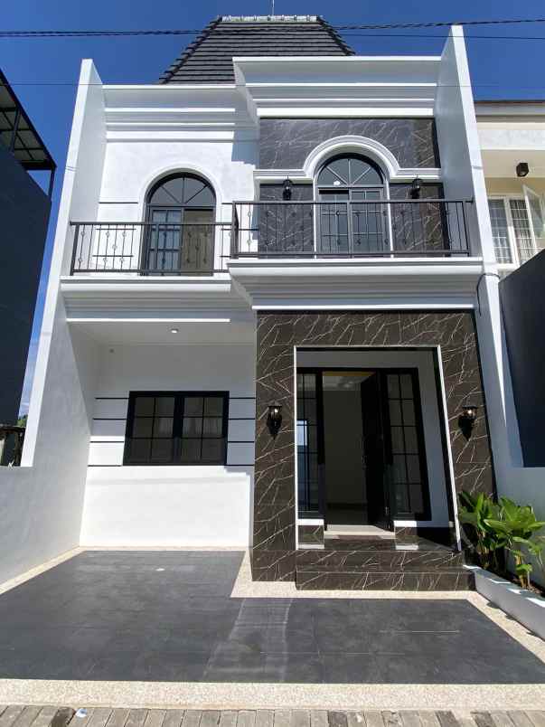 dijual rumah ikan tombro lowokwaru kota
