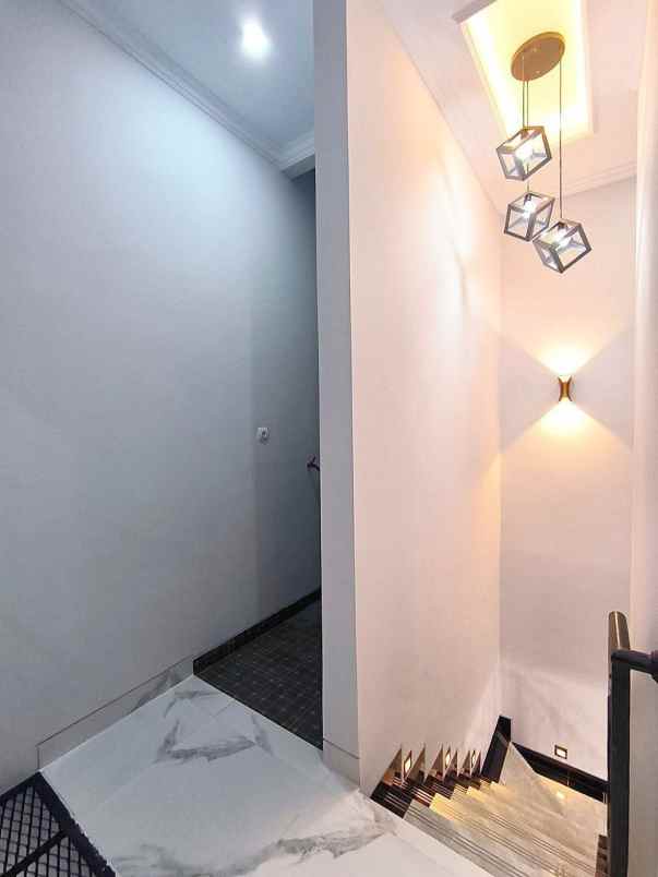 dijual rumah jagakarsa