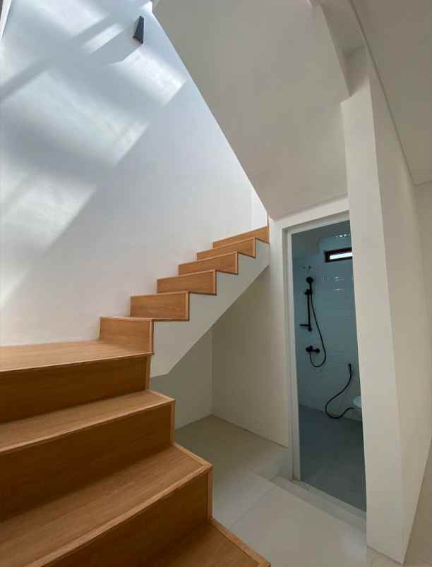 dijual rumah jagakarsa