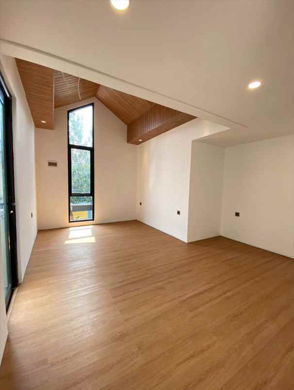 dijual rumah jagakarsa