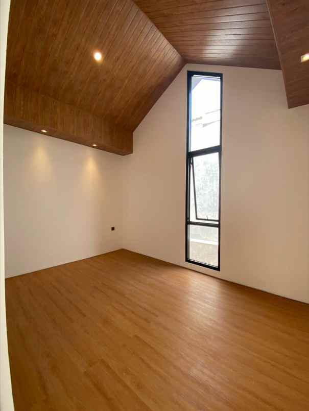 dijual rumah jagakarsa