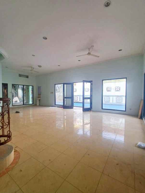 dijual rumah jagakarsa