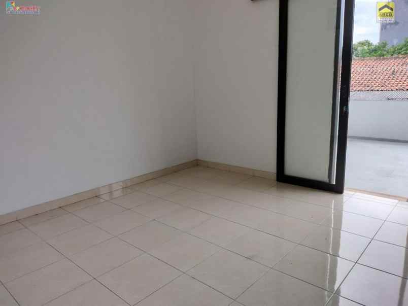 dijual rumah jagakarsa jakarta selatan