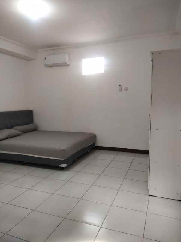 dijual rumah jakarta barat kemanggisan