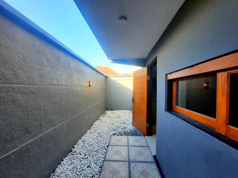 dijual rumah jalan andakasa