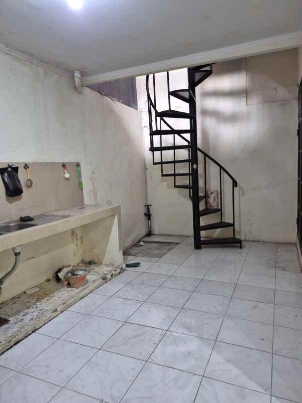 dijual rumah jalan bisma v blok 11