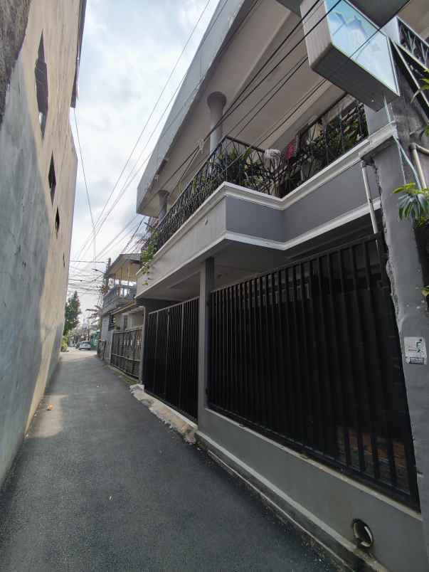 dijual rumah jalan kair ragunan ps minggu