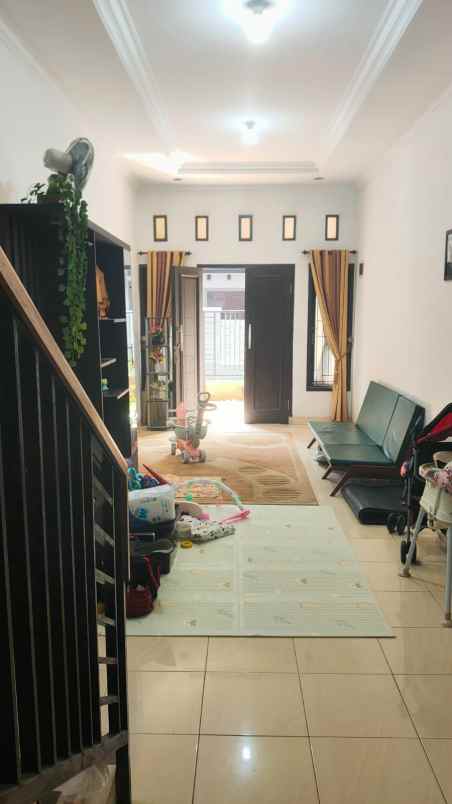 dijual rumah jalan kalisari raya