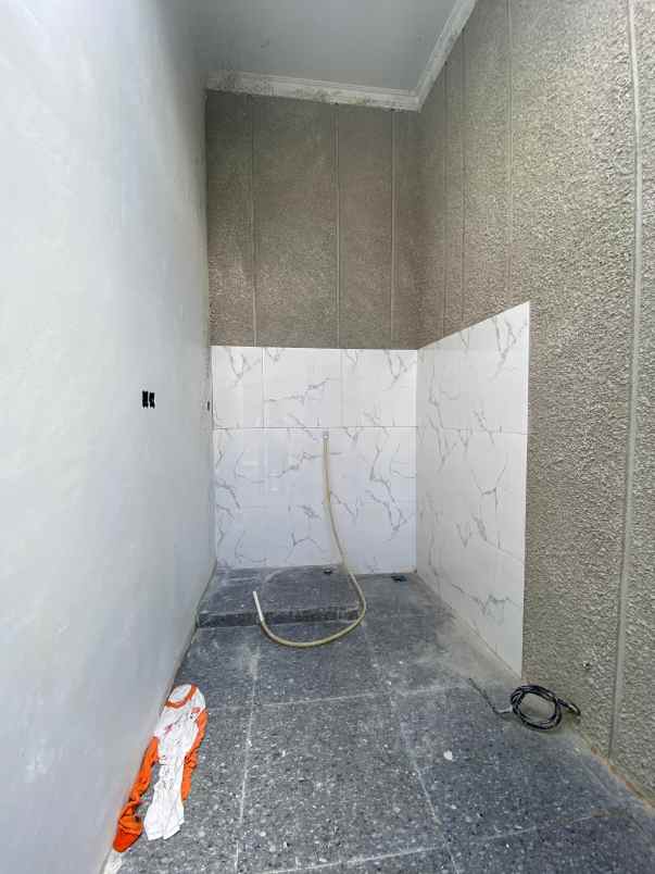 dijual rumah jalan kartama pekanbaru