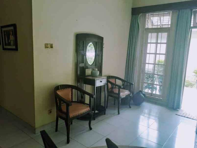dijual rumah jalan pondok bambu raya