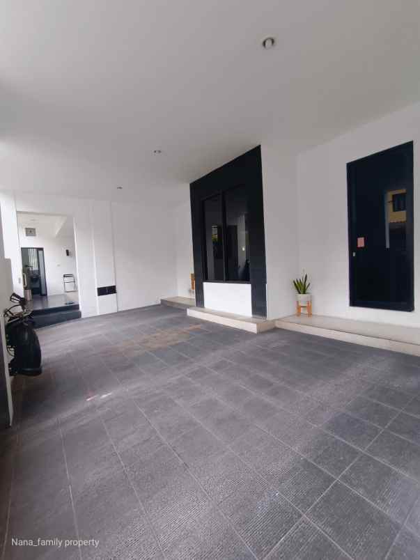 dijual rumah jalan raya bintaro sektor 3