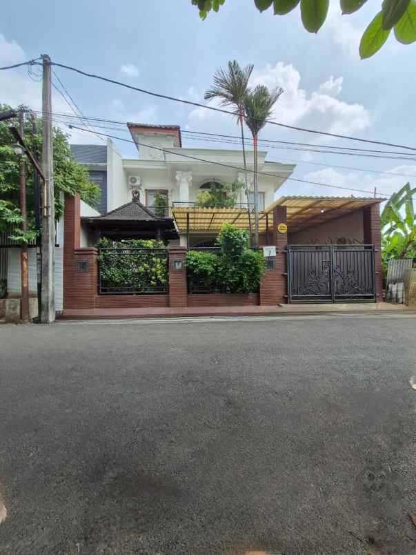 dijual rumah jalan raya cirendeu permai