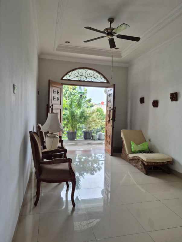 dijual rumah jalan raya cirendeu permai