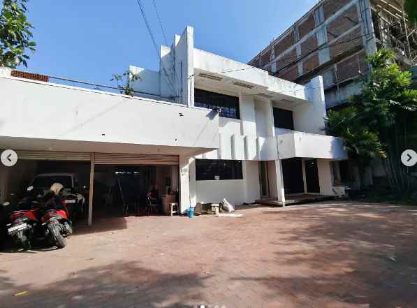 dijual rumah jalan raya darmo