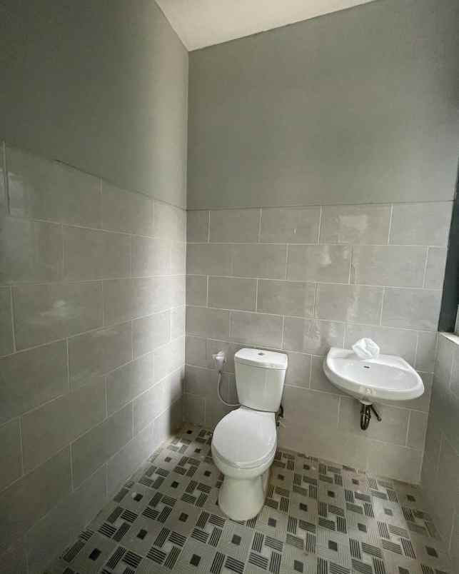 dijual rumah jalan raya fandy graha raya