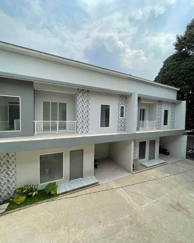 dijual rumah jalan raya fandy graha raya